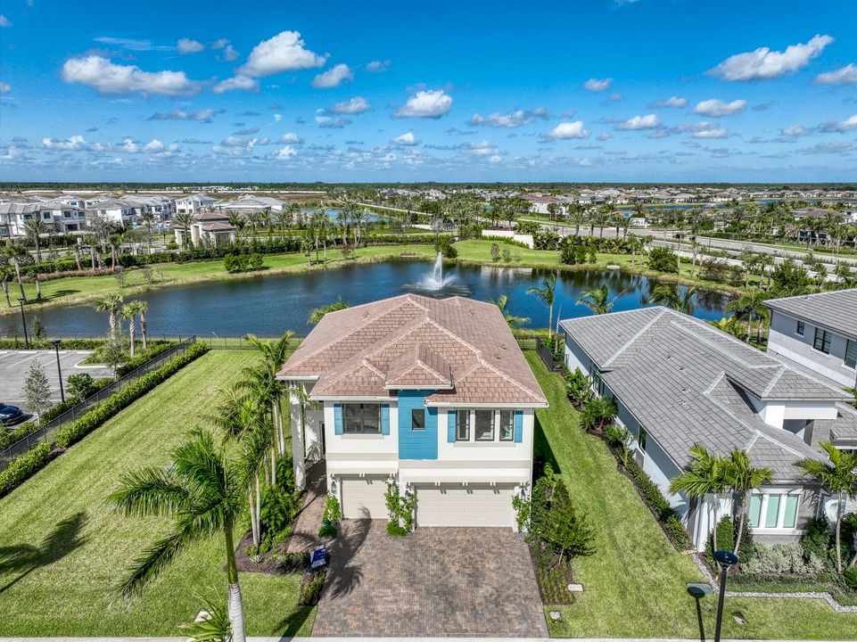 Active With Contract: $1,337,900 (4 beds, 5 baths, 3656 Square Feet)