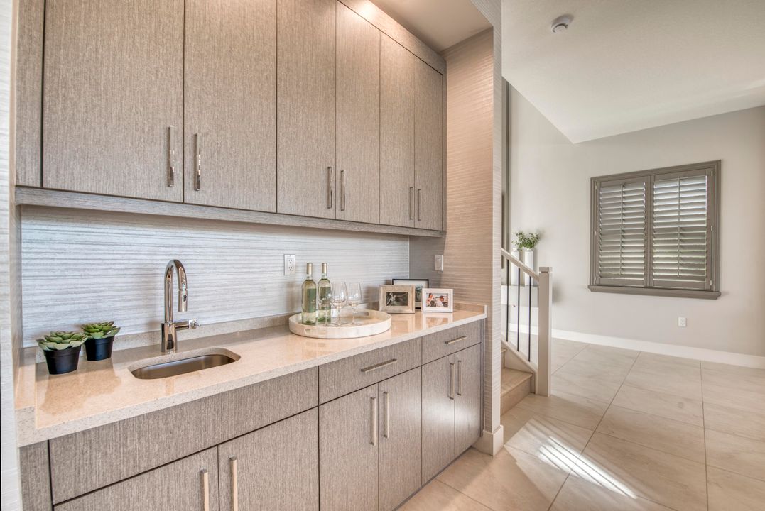 Active With Contract: $1,337,900 (4 beds, 5 baths, 3656 Square Feet)