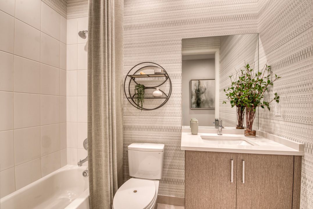 Active With Contract: $1,337,900 (4 beds, 5 baths, 3656 Square Feet)