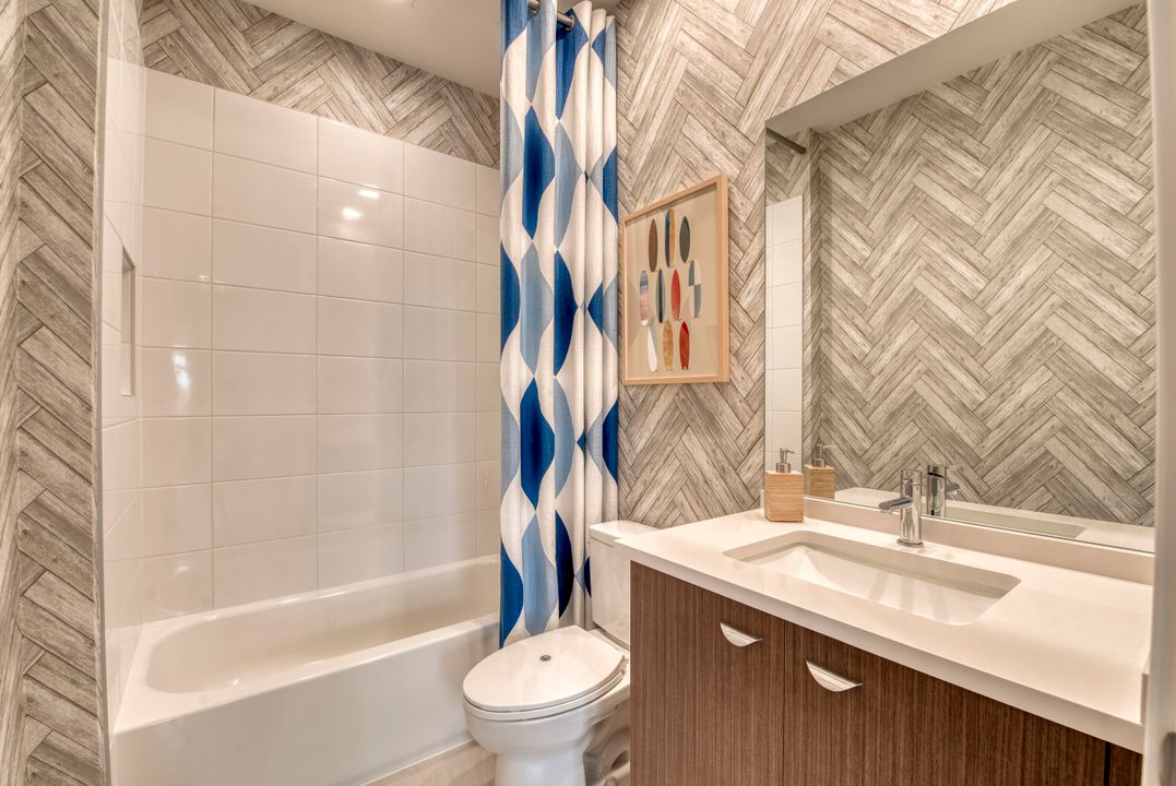 Active With Contract: $1,337,900 (4 beds, 5 baths, 3656 Square Feet)