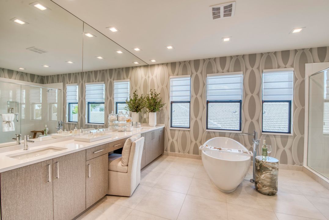 Active With Contract: $1,337,900 (4 beds, 5 baths, 3656 Square Feet)