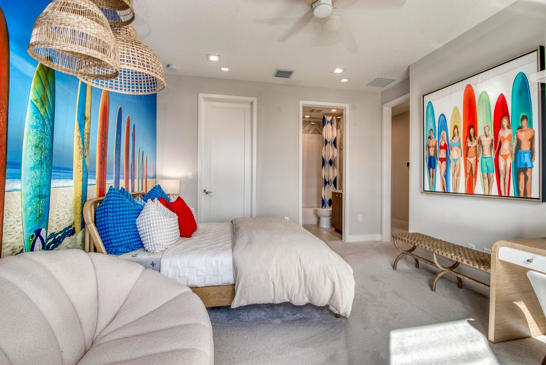 Active With Contract: $1,337,900 (4 beds, 5 baths, 3656 Square Feet)