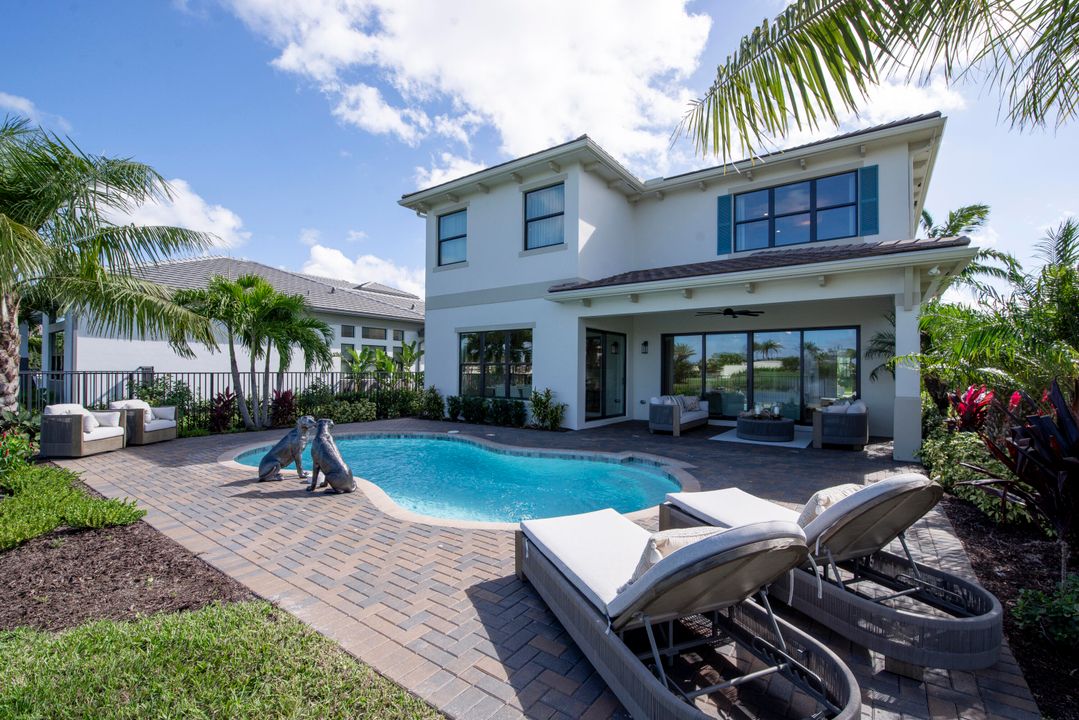 Active With Contract: $1,337,900 (4 beds, 5 baths, 3656 Square Feet)