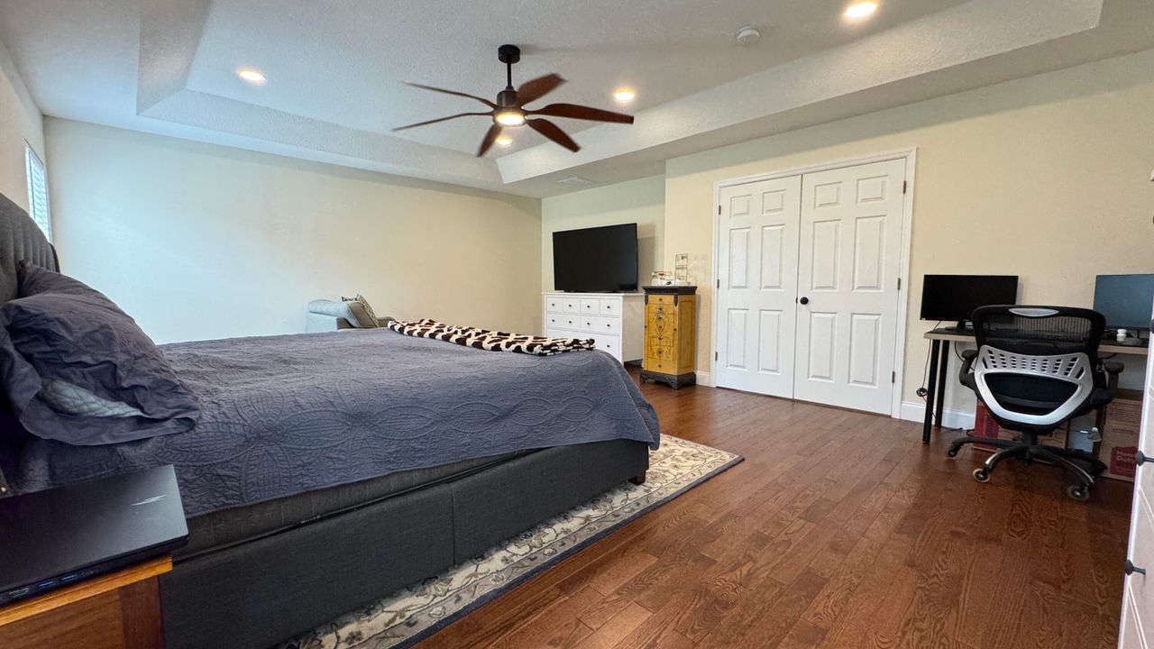 For Sale: $549,900 (5 beds, 3 baths, 3750 Square Feet)