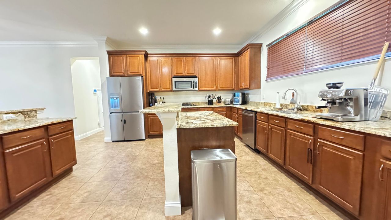 For Sale: $549,900 (5 beds, 3 baths, 3750 Square Feet)