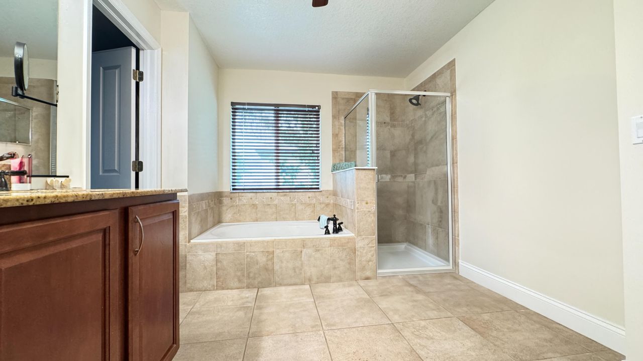 For Sale: $549,900 (5 beds, 3 baths, 3750 Square Feet)