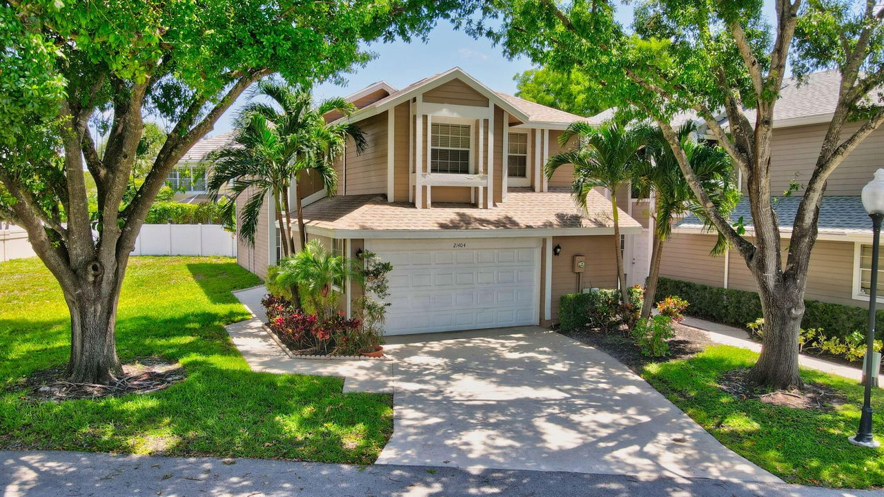 最近售出: $609,000 (3 贝兹, 2 浴室, 1812 平方英尺)