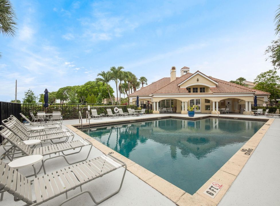 Activo con contrato: $149,000 (2 camas, 2 baños, 884 Pies cuadrados)