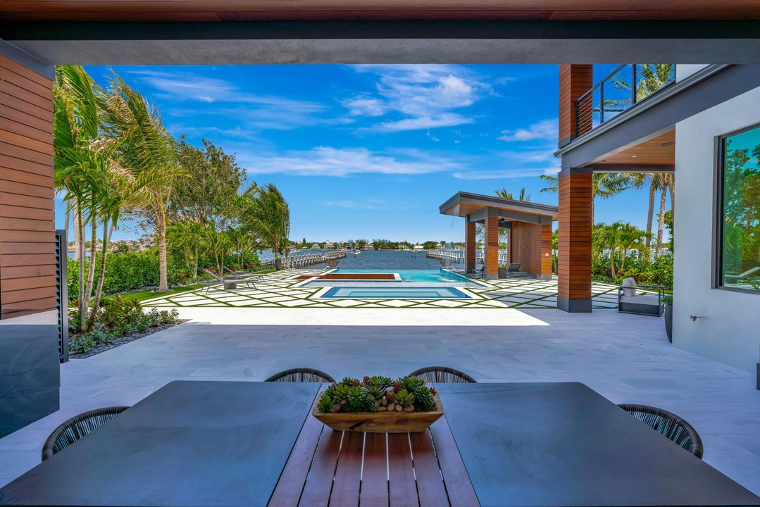 For Sale: $8,999,999 (7 beds, 8 baths, 8475 Square Feet)