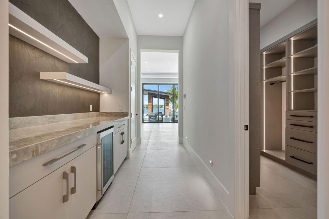 For Sale: $8,999,999 (7 beds, 8 baths, 8475 Square Feet)