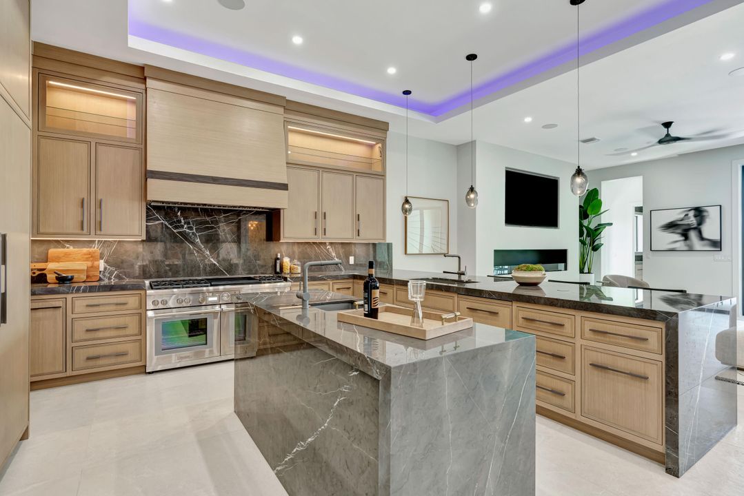 For Sale: $8,999,999 (7 beds, 8 baths, 8475 Square Feet)