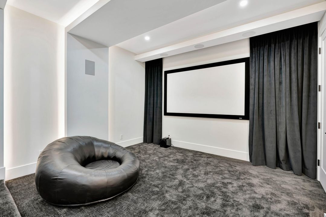 For Sale: $8,999,999 (7 beds, 8 baths, 8475 Square Feet)