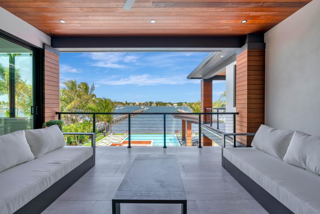 For Sale: $8,999,999 (7 beds, 8 baths, 8475 Square Feet)