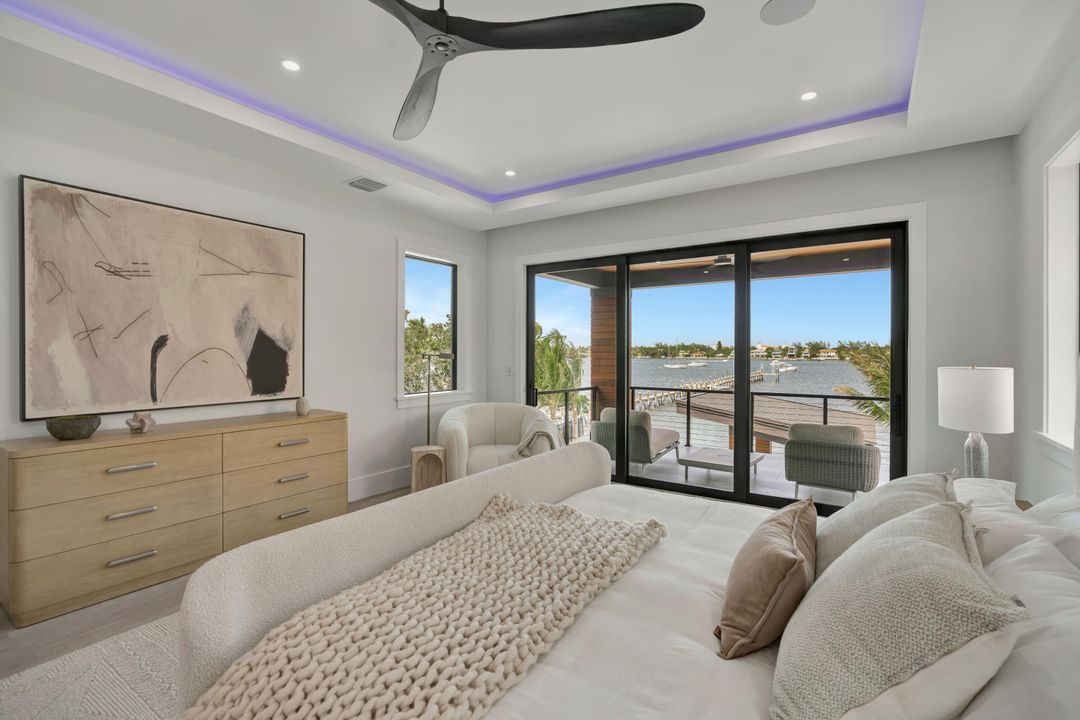 For Sale: $8,999,999 (7 beds, 8 baths, 8475 Square Feet)