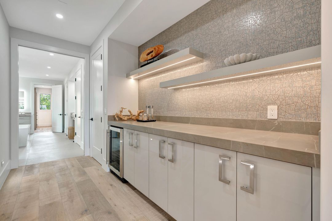 For Sale: $8,999,999 (7 beds, 8 baths, 8475 Square Feet)