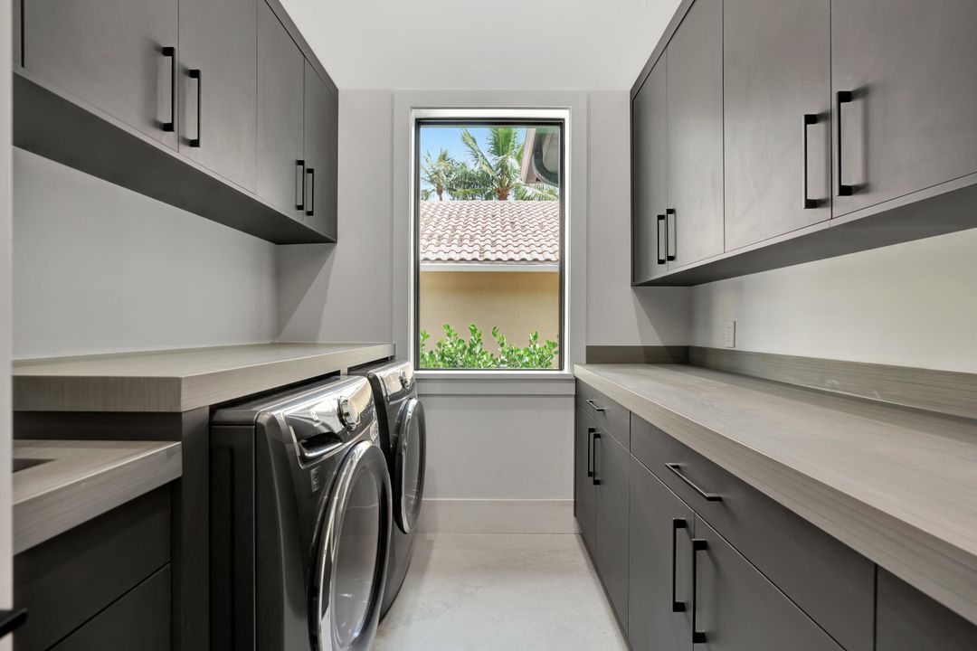 For Sale: $8,999,999 (7 beds, 8 baths, 8475 Square Feet)