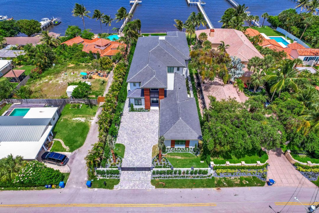 For Sale: $8,999,999 (7 beds, 8 baths, 8475 Square Feet)