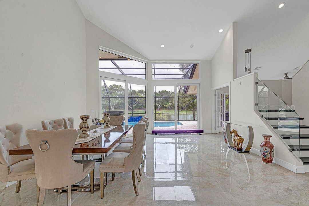 合同活跃: $1,100,000 (4 贝兹, 4 浴室, 2864 平方英尺)