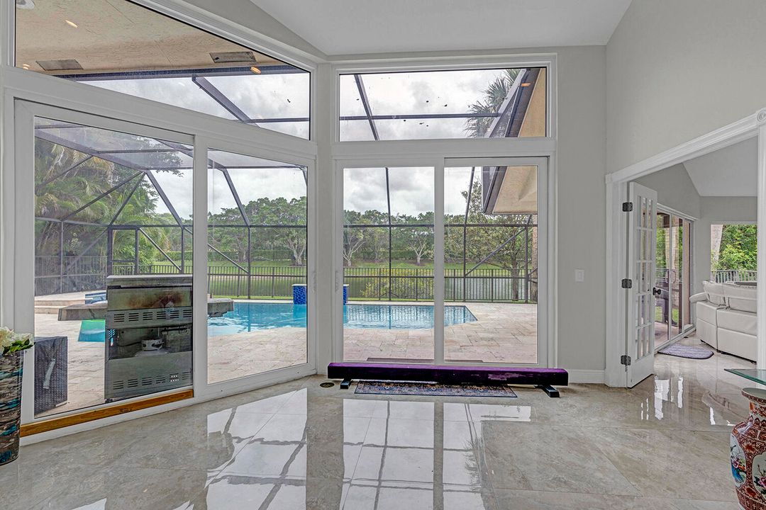 合同活跃: $1,100,000 (4 贝兹, 4 浴室, 2864 平方英尺)