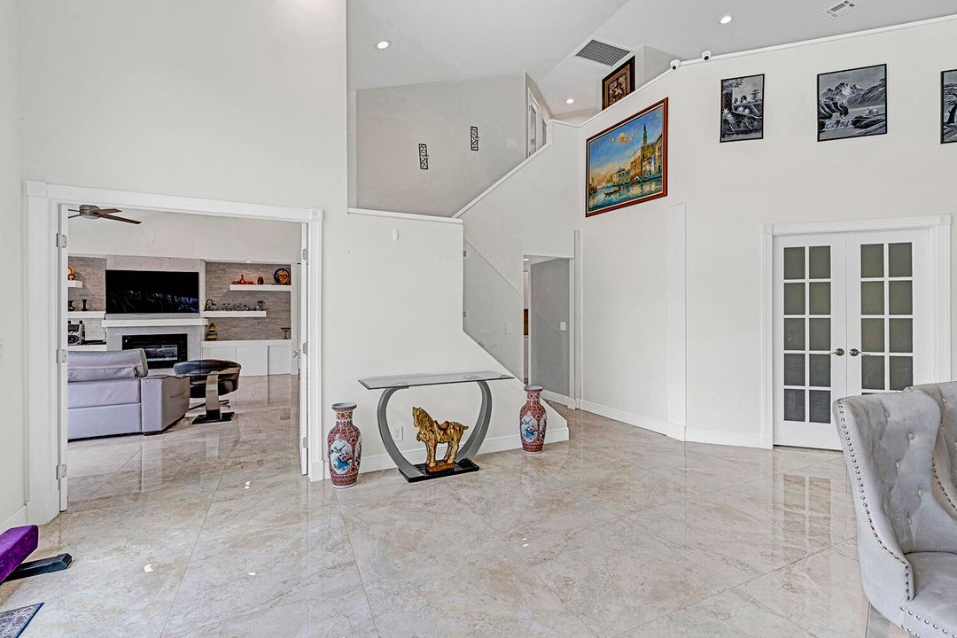 合同活跃: $1,100,000 (4 贝兹, 4 浴室, 2864 平方英尺)