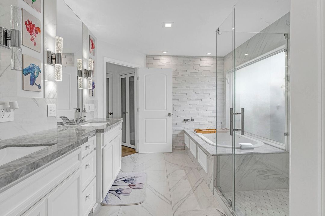 合同活跃: $1,100,000 (4 贝兹, 4 浴室, 2864 平方英尺)