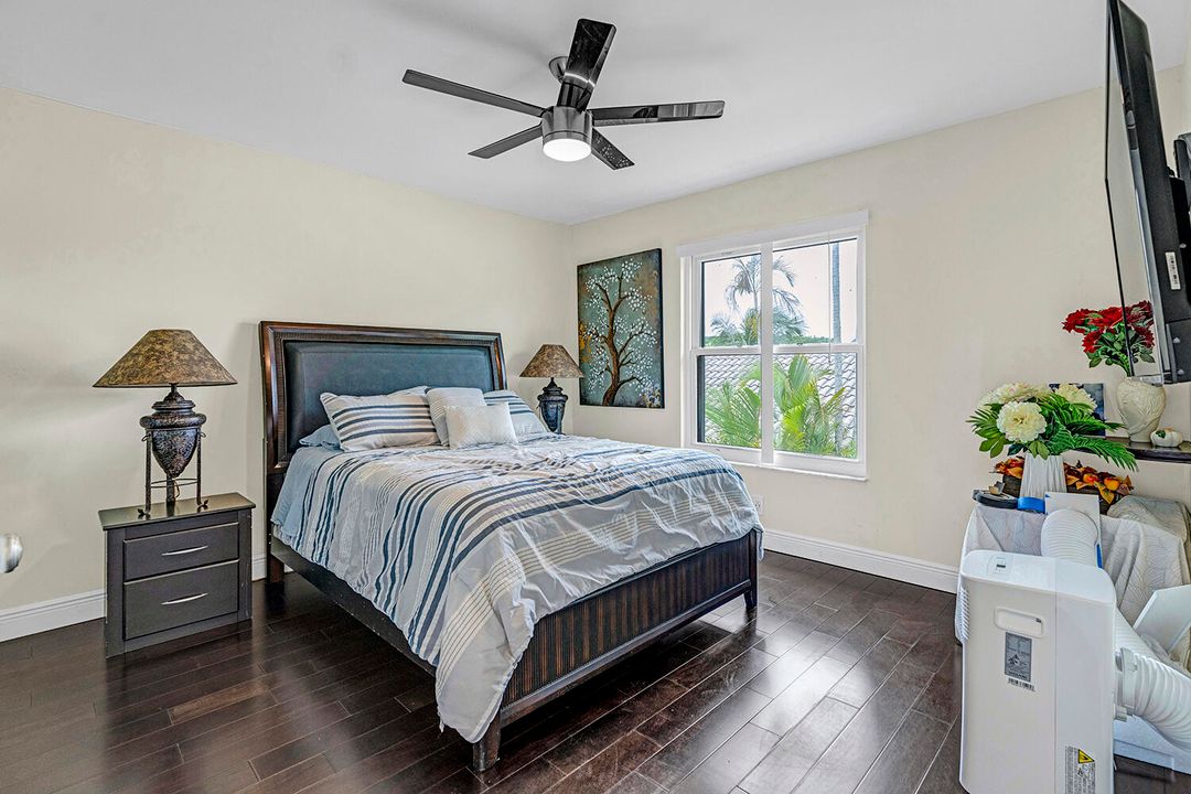 合同活跃: $1,100,000 (4 贝兹, 4 浴室, 2864 平方英尺)