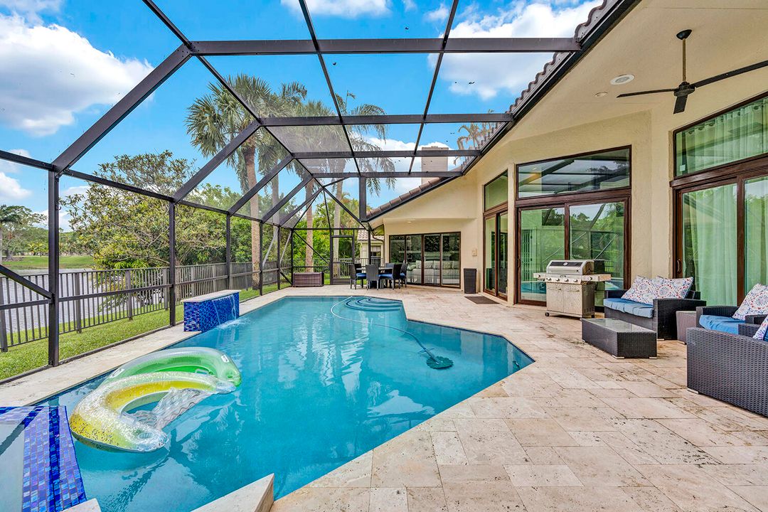 合同活跃: $1,100,000 (4 贝兹, 4 浴室, 2864 平方英尺)