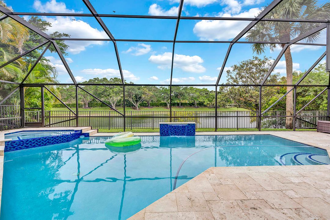 合同活跃: $1,100,000 (4 贝兹, 4 浴室, 2864 平方英尺)