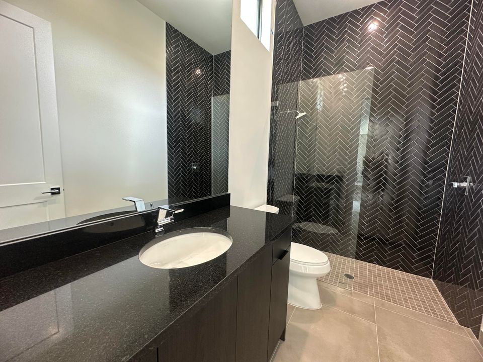 For Sale: $2,826,612 (5 beds, 6 baths, 5322 Square Feet)