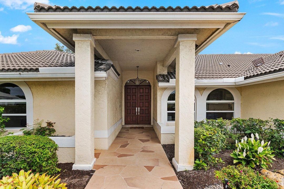 合同活跃: $1,175,000 (3 贝兹, 3 浴室, 3009 平方英尺)