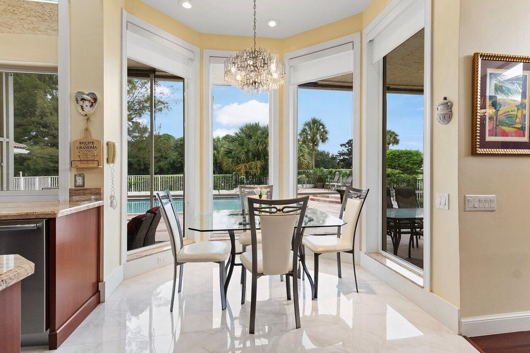 合同活跃: $1,175,000 (3 贝兹, 3 浴室, 3009 平方英尺)