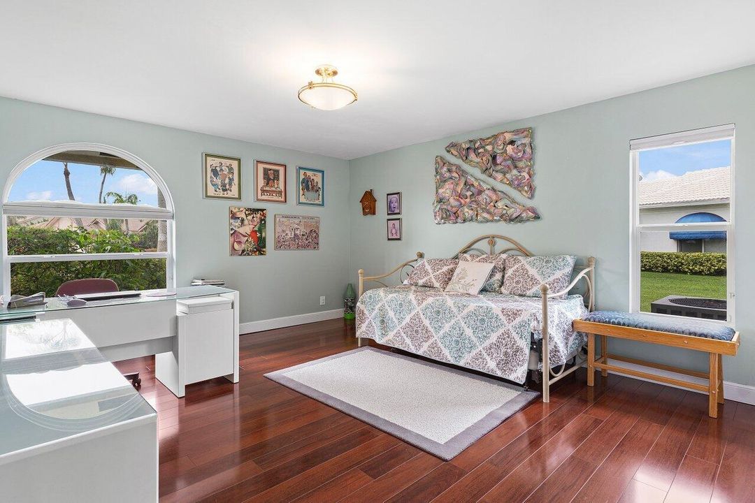 合同活跃: $1,175,000 (3 贝兹, 3 浴室, 3009 平方英尺)