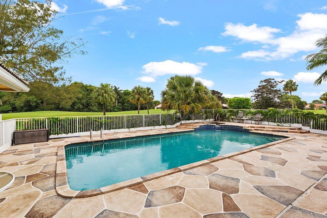 合同活跃: $1,175,000 (3 贝兹, 3 浴室, 3009 平方英尺)