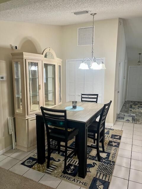 En Venta: $349,900 (3 camas, 2 baños, 1734 Pies cuadrados)