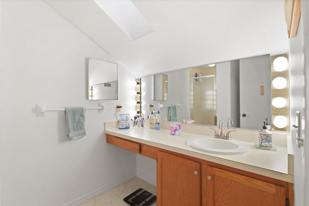 For Sale: $199,500 (2 beds, 3 baths, 1460 Square Feet)