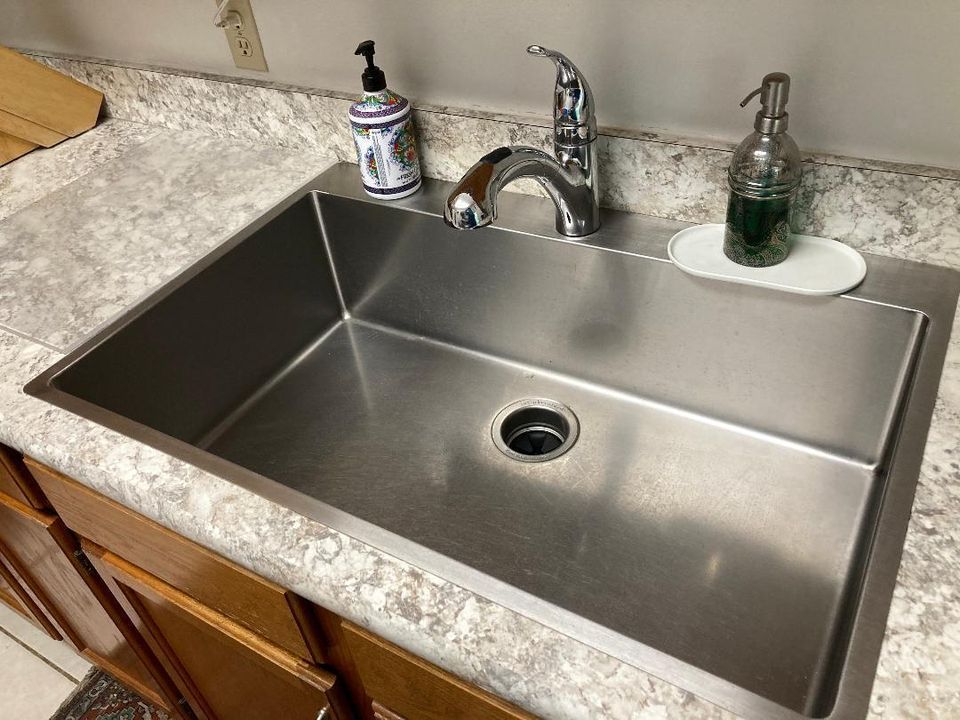 For Sale: $199,500 (2 beds, 3 baths, 1460 Square Feet)