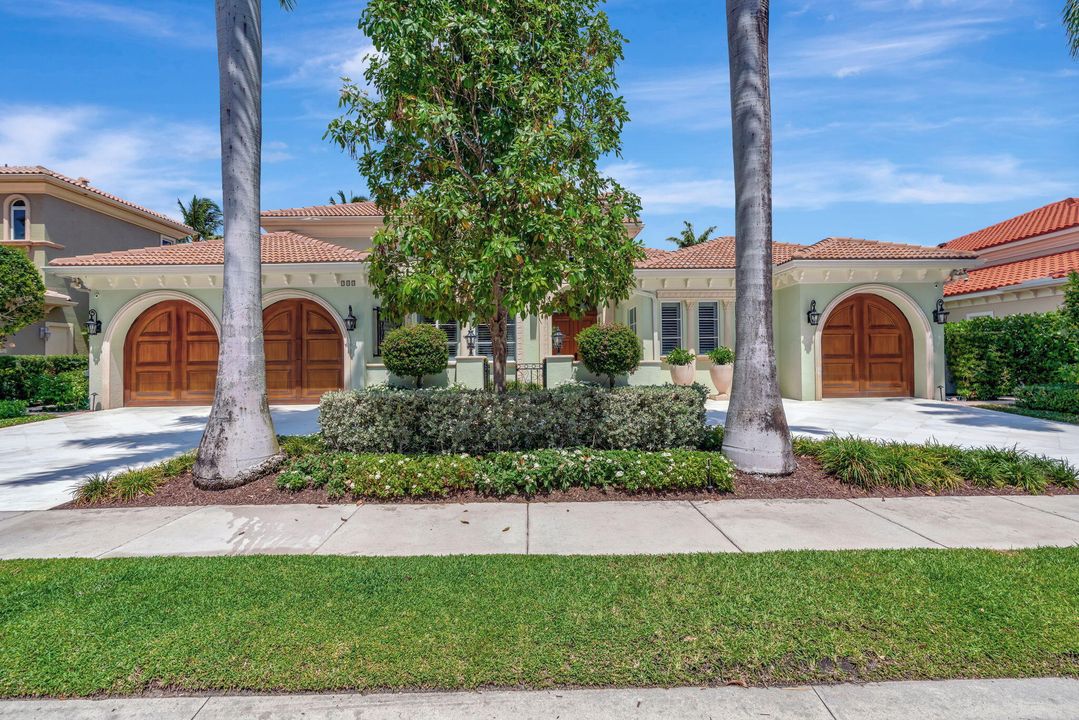 Vendido Recientemente: $4,200,000 (4 camas, 4 baños, 3848 Pies cuadrados)