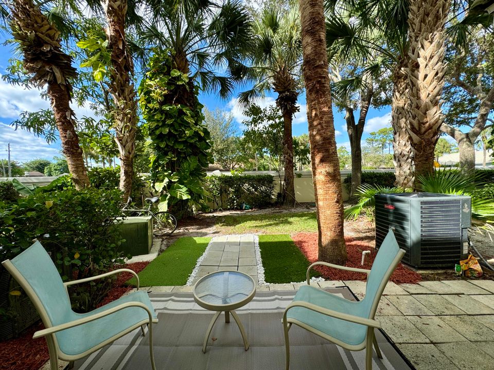 Active With Contract: $4,500 (2 beds, 2 baths, 1108 Square Feet)