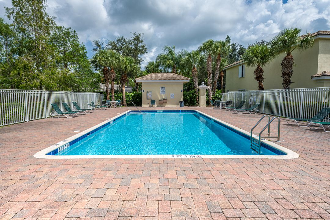 Active With Contract: $4,500 (2 beds, 2 baths, 1108 Square Feet)