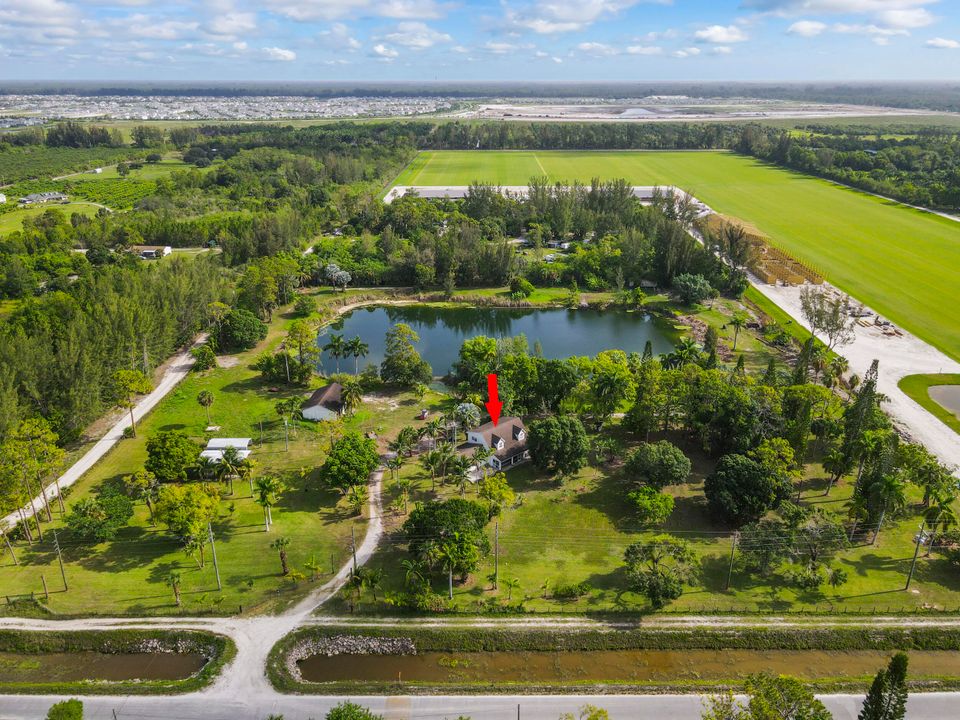 最近售出: $1,800,000 (4 贝兹, 3 浴室, 1872 平方英尺)