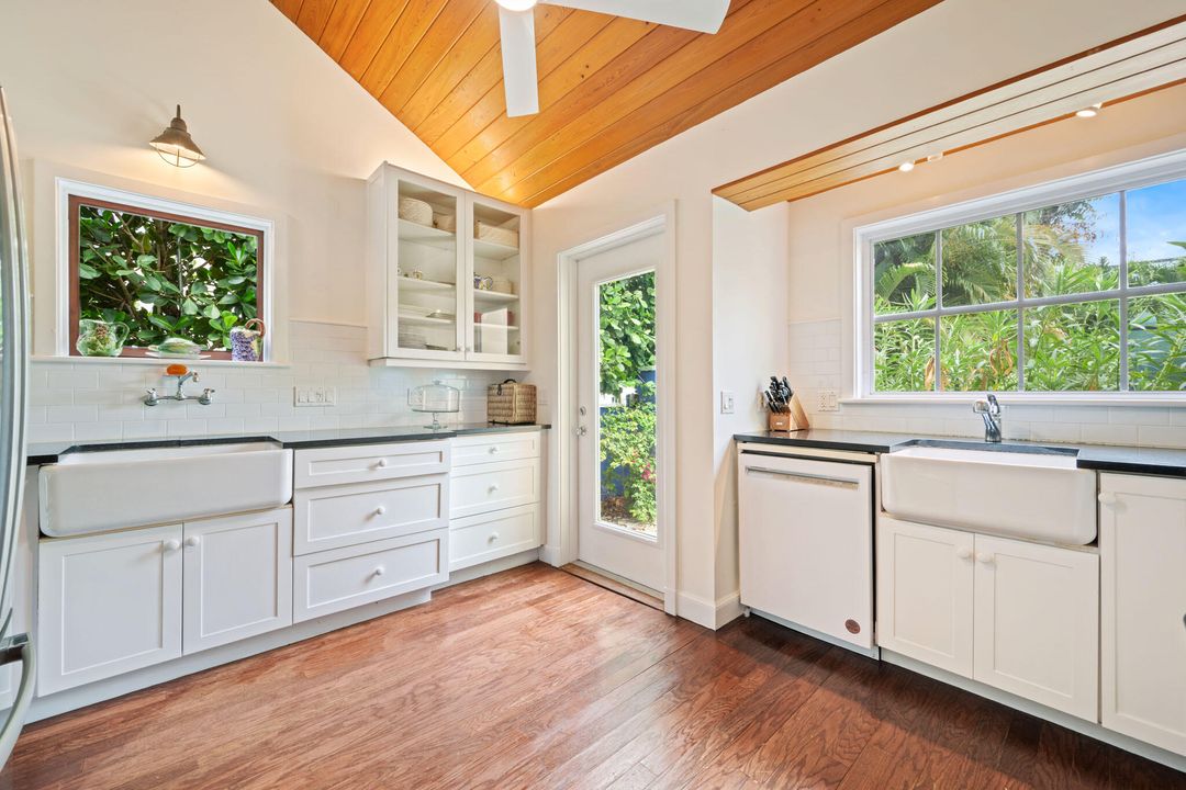 For Rent: $35,000 (3 beds, 4 baths, 2216 Square Feet)