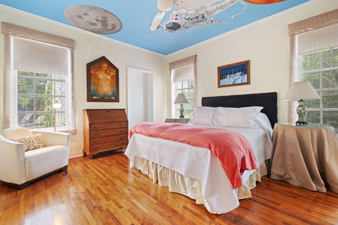 For Rent: $35,000 (3 beds, 4 baths, 2216 Square Feet)