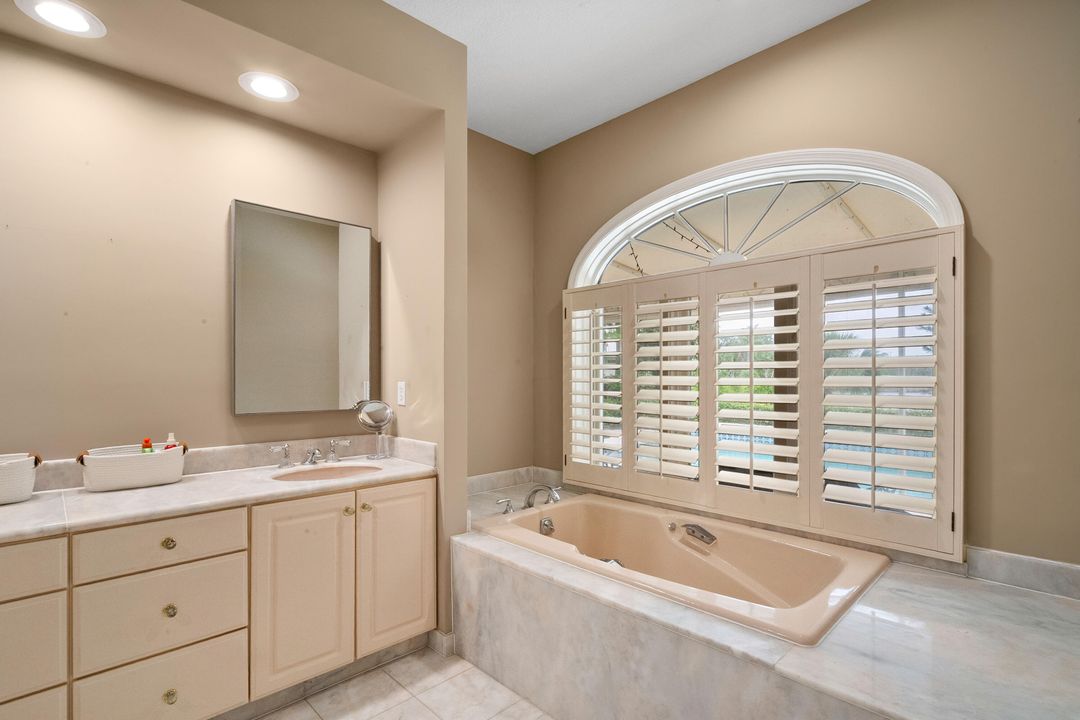 For Rent: $7,899 (3 beds, 3 baths, 2886 Square Feet)