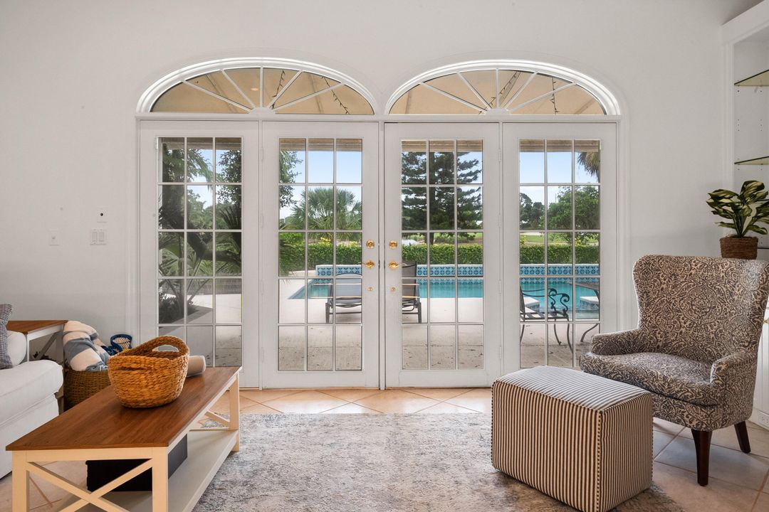 For Rent: $7,899 (3 beds, 3 baths, 2886 Square Feet)