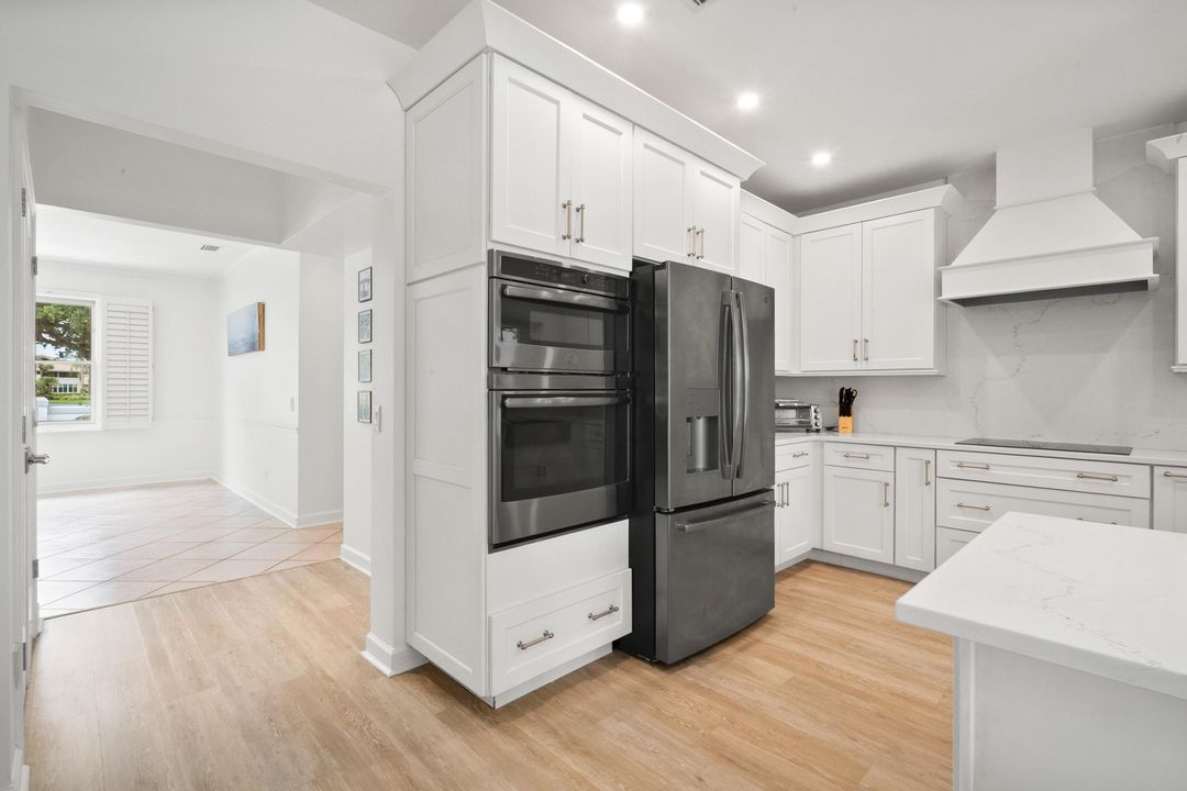 For Rent: $7,899 (3 beds, 3 baths, 2886 Square Feet)