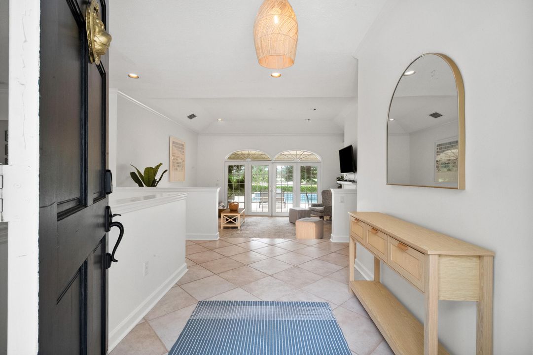 For Rent: $7,899 (3 beds, 3 baths, 2886 Square Feet)