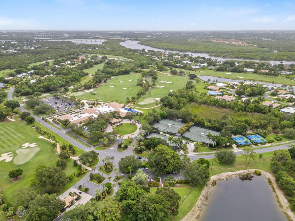 For Rent: $7,899 (3 beds, 3 baths, 2886 Square Feet)