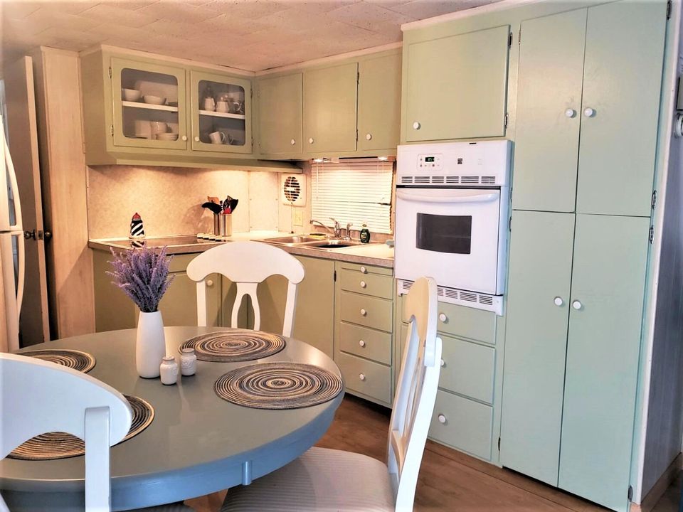 На продажу: $274,900 (1 спален, 1 ванн, 430 Квадратных фут)