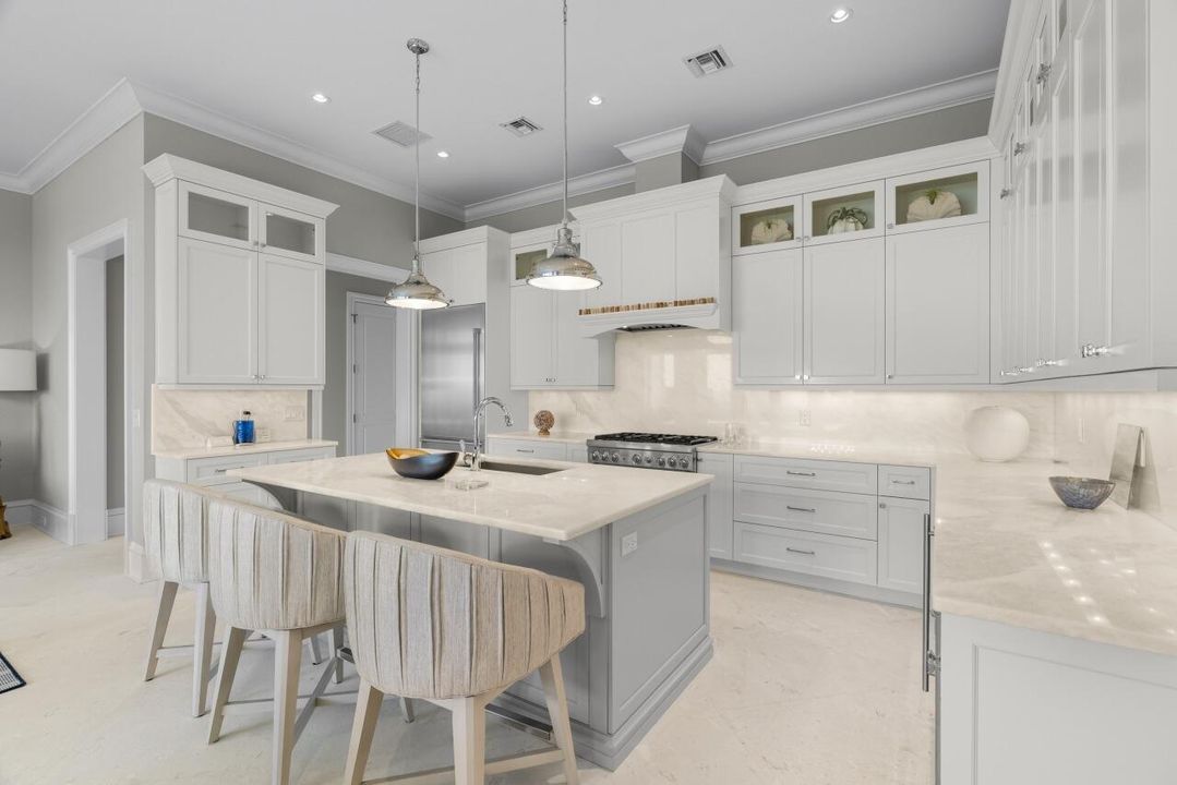 For Sale: $3,395,000 (4 beds, 4 baths, 3297 Square Feet)