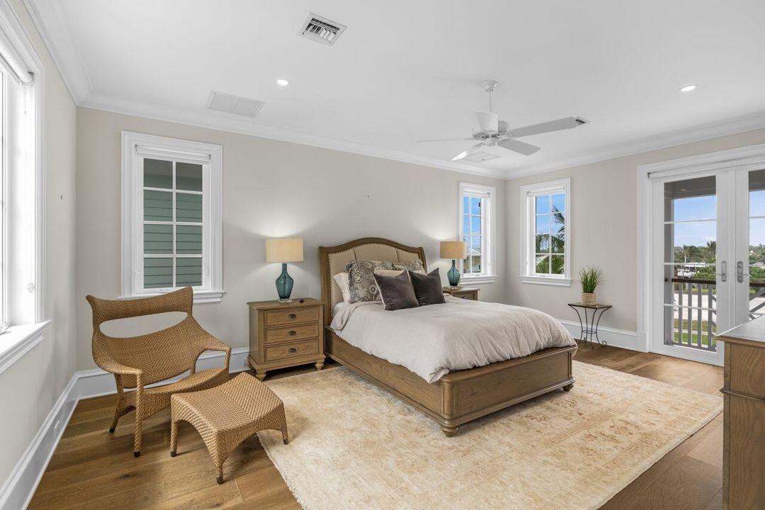 For Sale: $3,395,000 (4 beds, 4 baths, 3297 Square Feet)